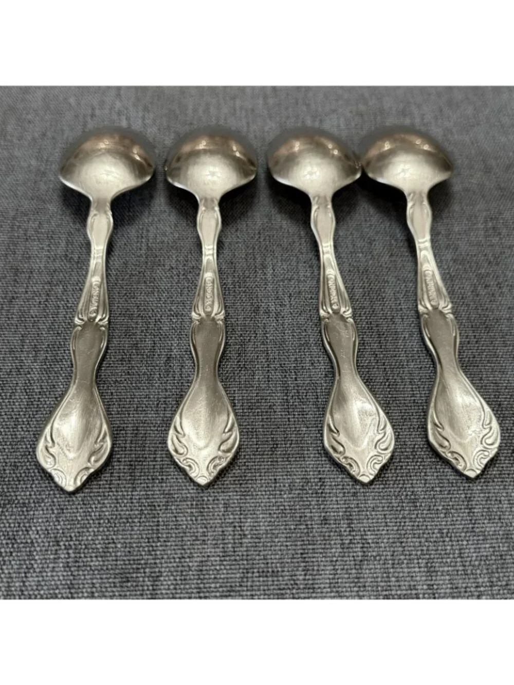 Set of 4 Oneida Cantata Glossy Teaspoons Stainless Flatware Community Spoon